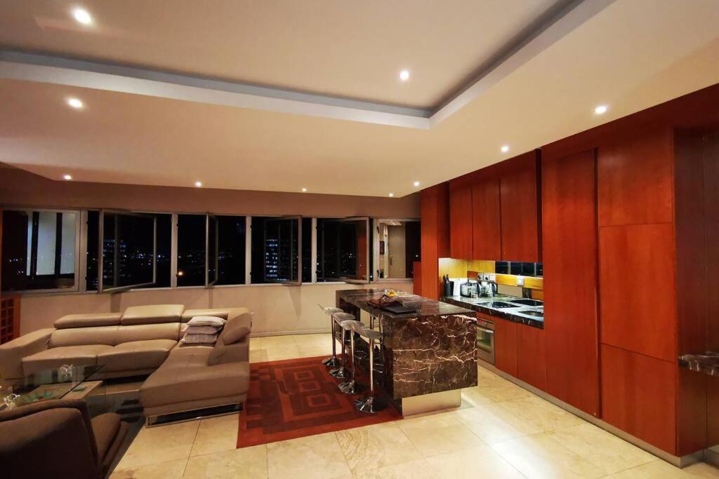 1507-Amazing Views & Unique Joburg Cbd Luxury Apartment Johannesburg Luaran gambar